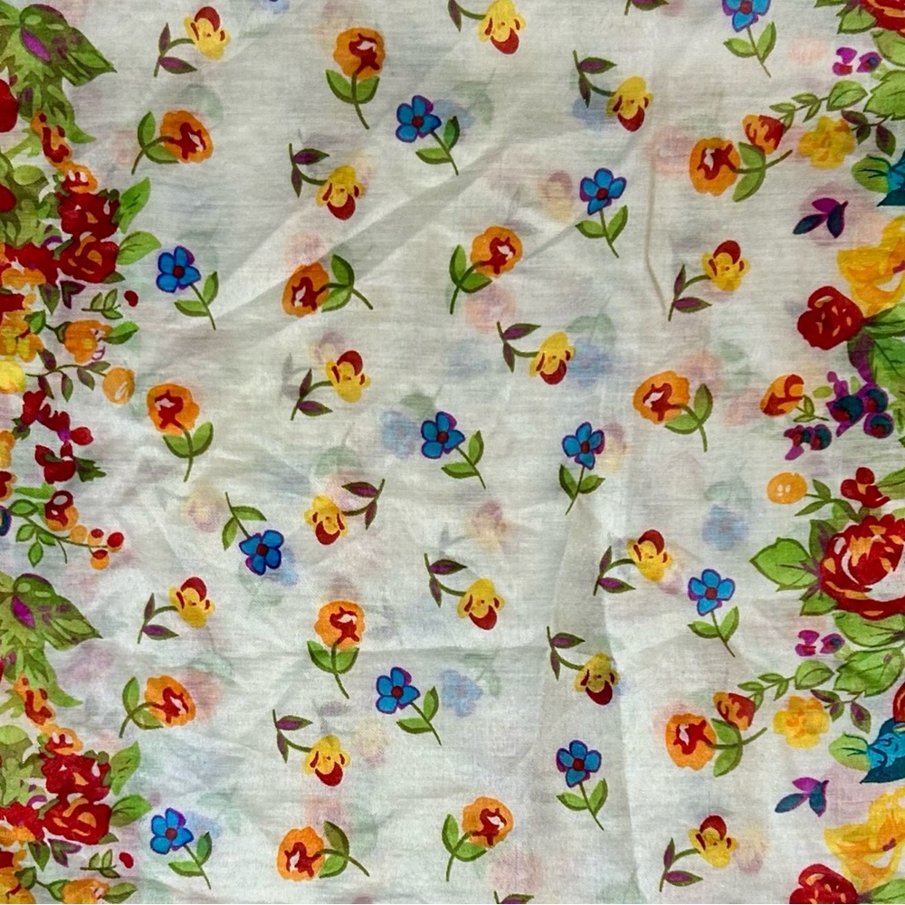 SALE! 🎉 NWT Elegant Floral Print Neck Scarf 33” x 8”